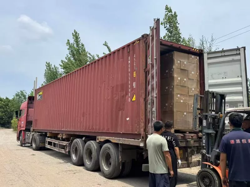 40 000 rouleaux de ruban adhésif de haute qualité expédiés directement au Japon : commande à l'étranger livrée avec succès